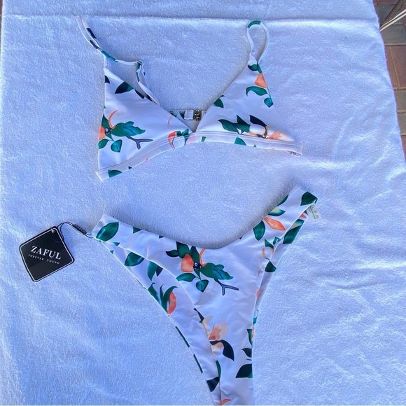 BNWT Zaful swimsuit top and bottom - Picture 8 of 8